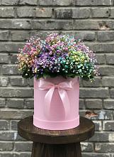 Цветочная композиция из Гипсофила и Розы в шляпной коробке в Ковернино