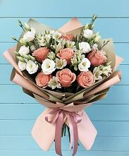 Букет цветов из:  Розы, Альстромерии и Лизиантусы в Ковернино