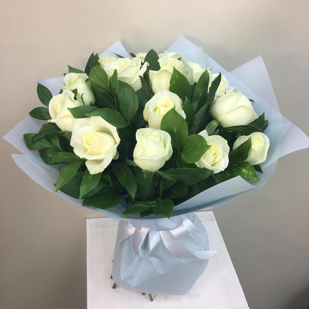 Букет 15 Белых роз Проуд в Ковернино
