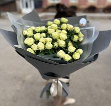 Букет Белые кустовые розы Солинеро в Ковернино