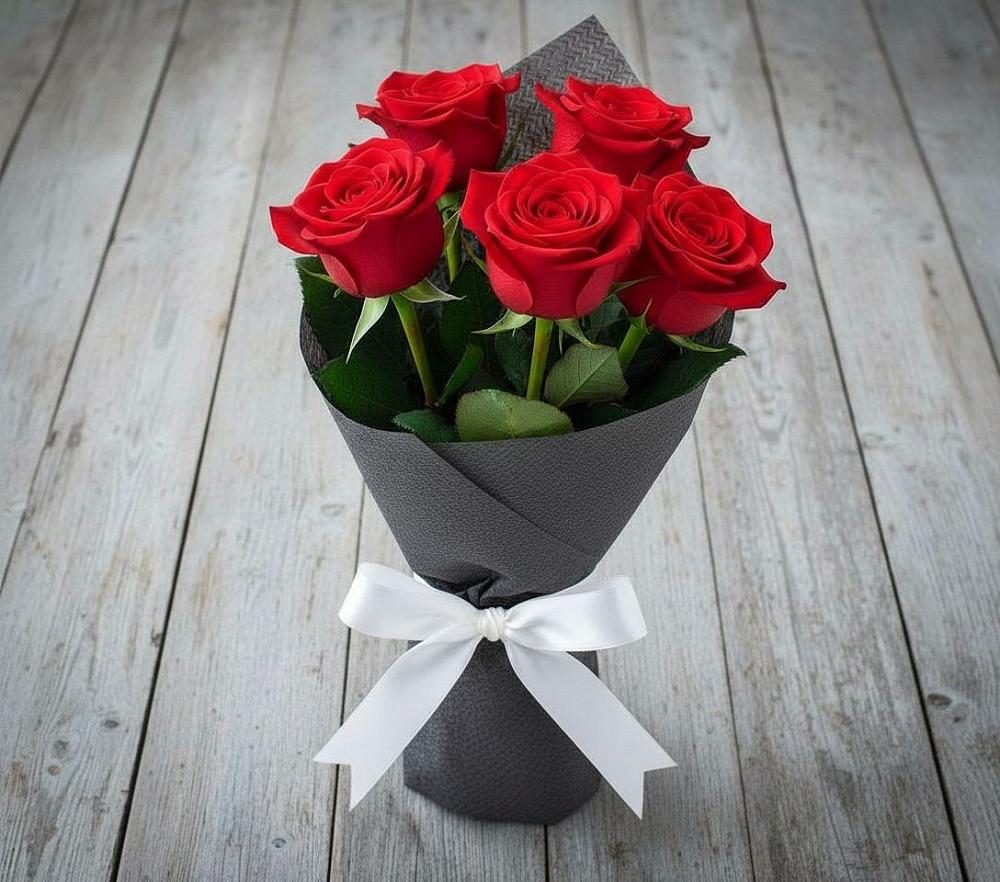 Букет 5 Красных роз Эдлесс Лав в Ковернино