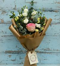 Букет цветов из:  Розы и Лизиантусы в Ковернино